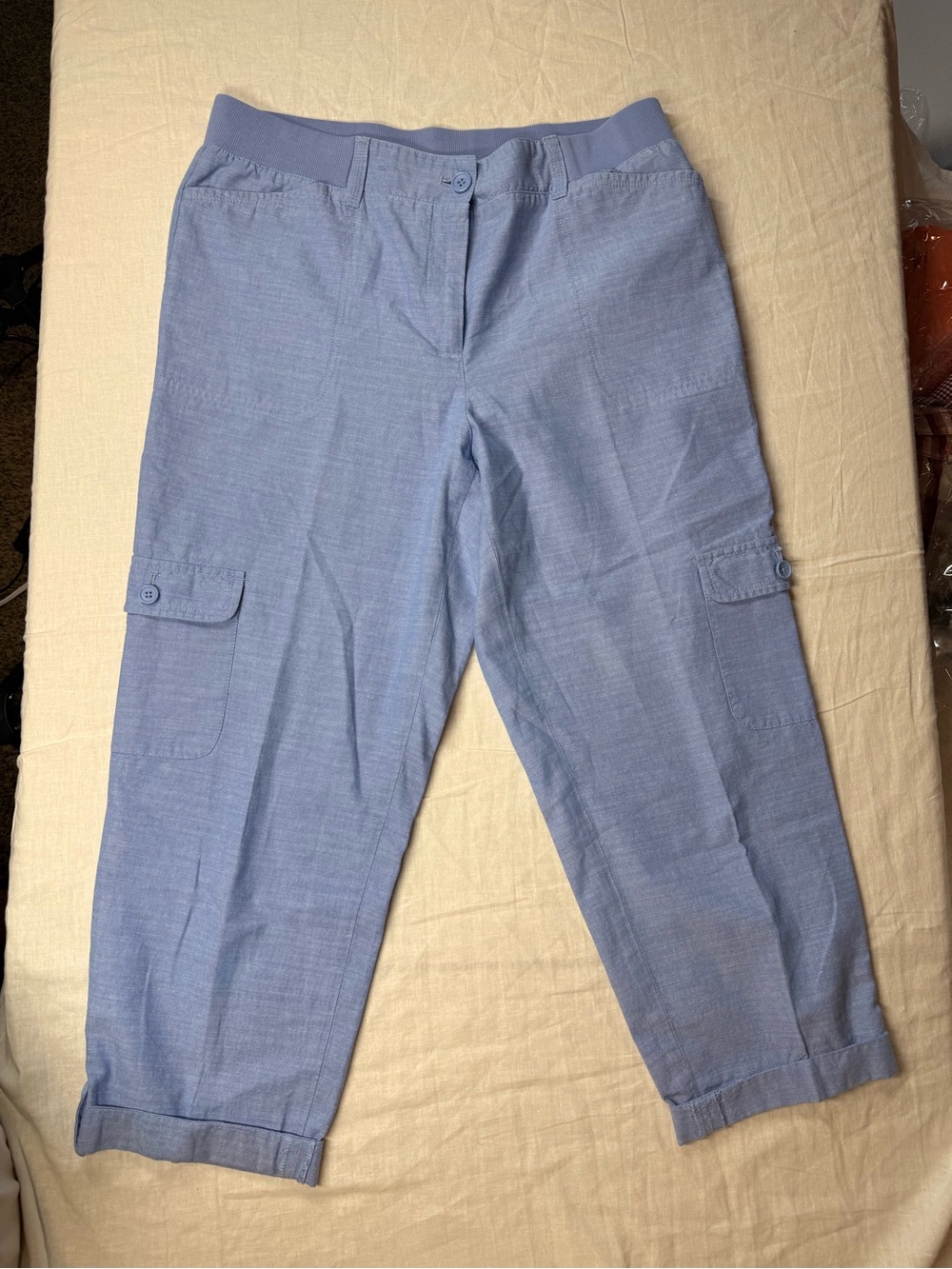 Talbots Women’s Blue Solid Cargo Capri Pant Pockets Cuffed Button Closure Size 8